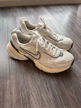 Nike V2K sneaker